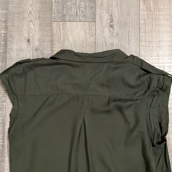 Trouve Sleeveless Button Down - Picture 10 of 10